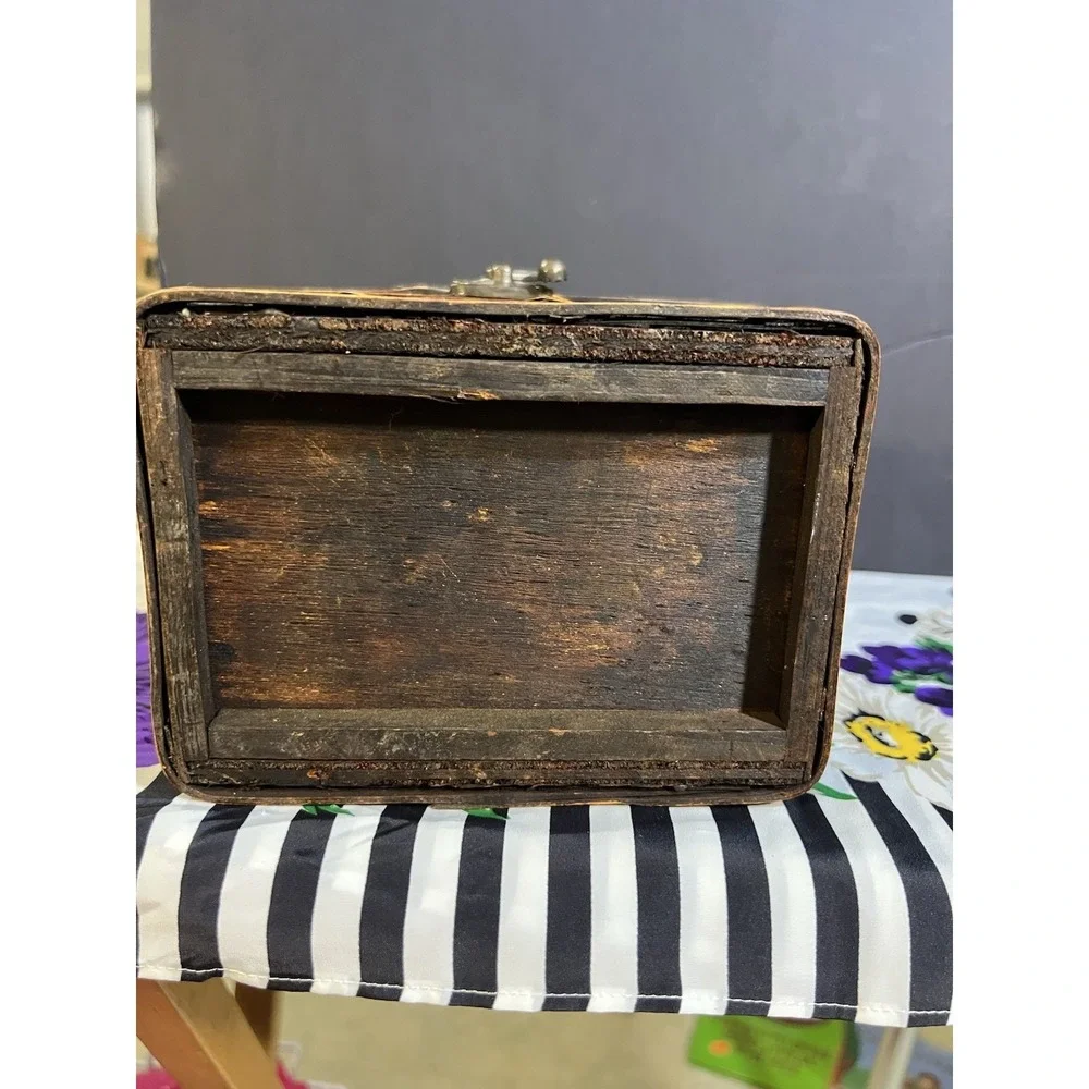 Vintage Woven‎ Wood Basket/ Box With Lid Hinged Lever Closure7x4x5  (2051)